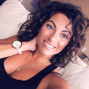 Meet your Posher, Ari